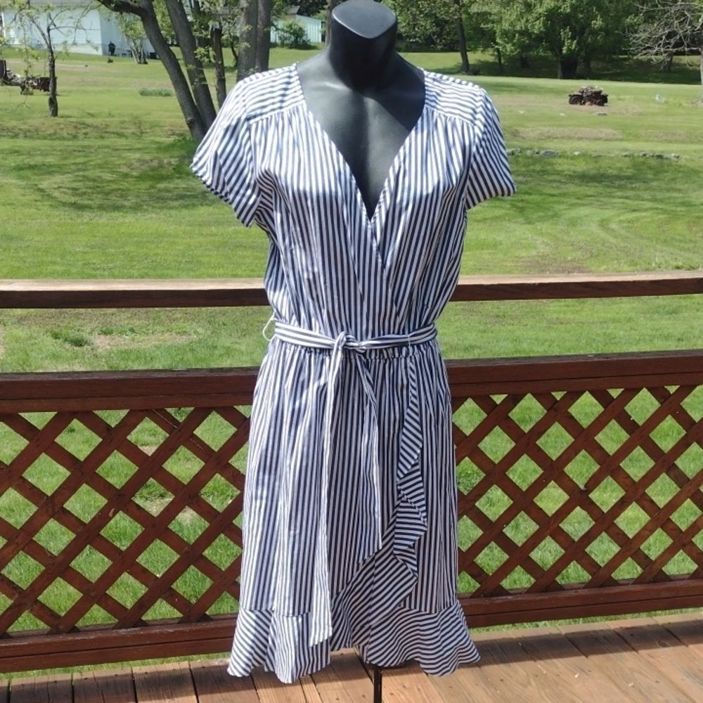 Alyx Short Sleeve Navy Blue and White Striped Wrap Dress with Belt Size Medium